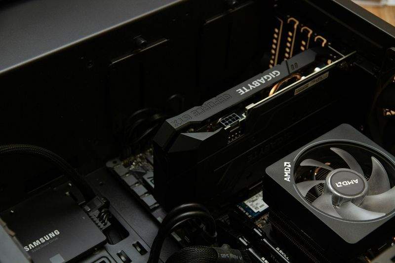 営業部門向けノートPC更新とサポート体制の整備